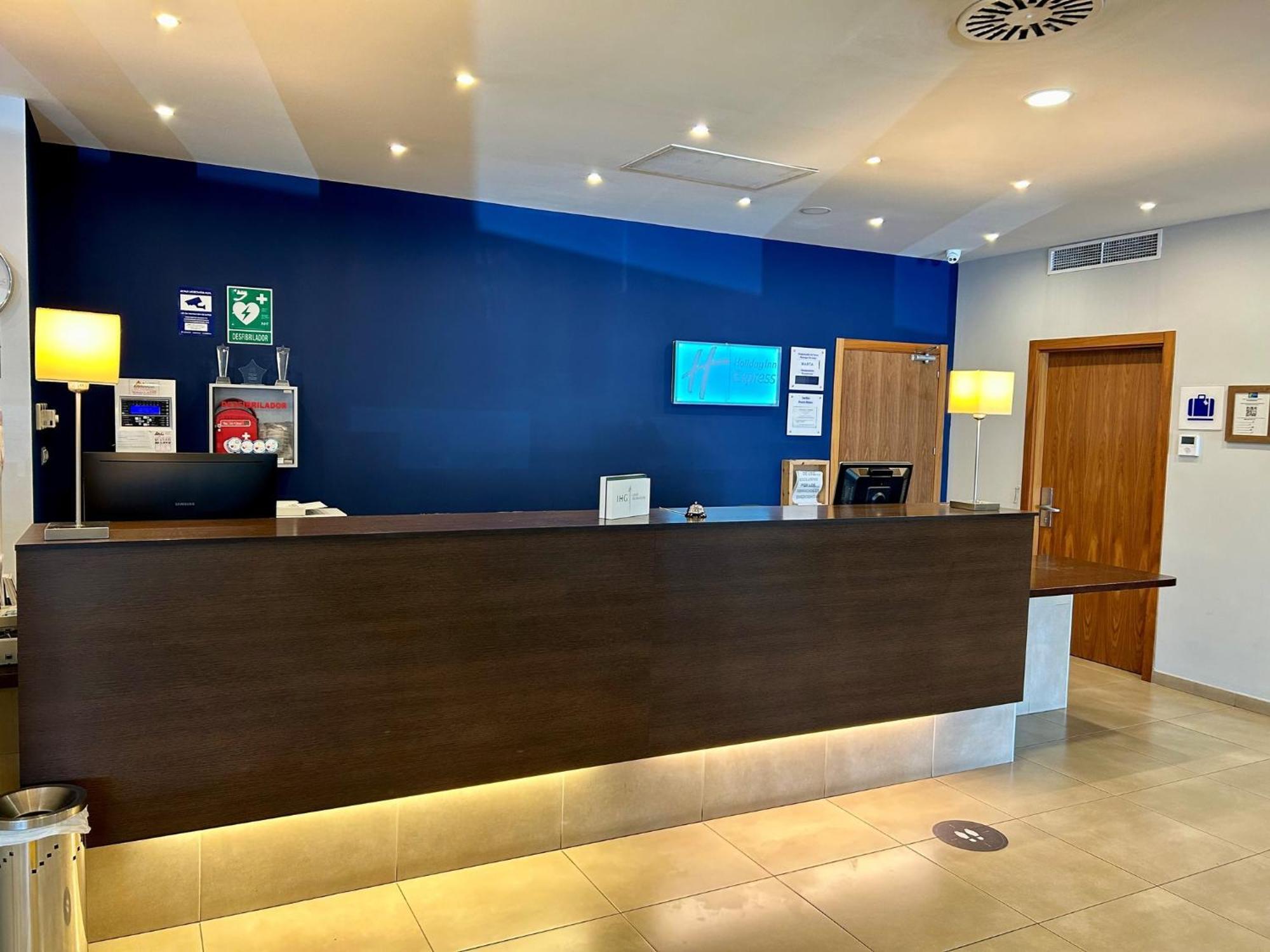 Holiday Inn Express Campo De Gibraltar-Barrios By Ihg Los Barrios Ngoại thất bức ảnh