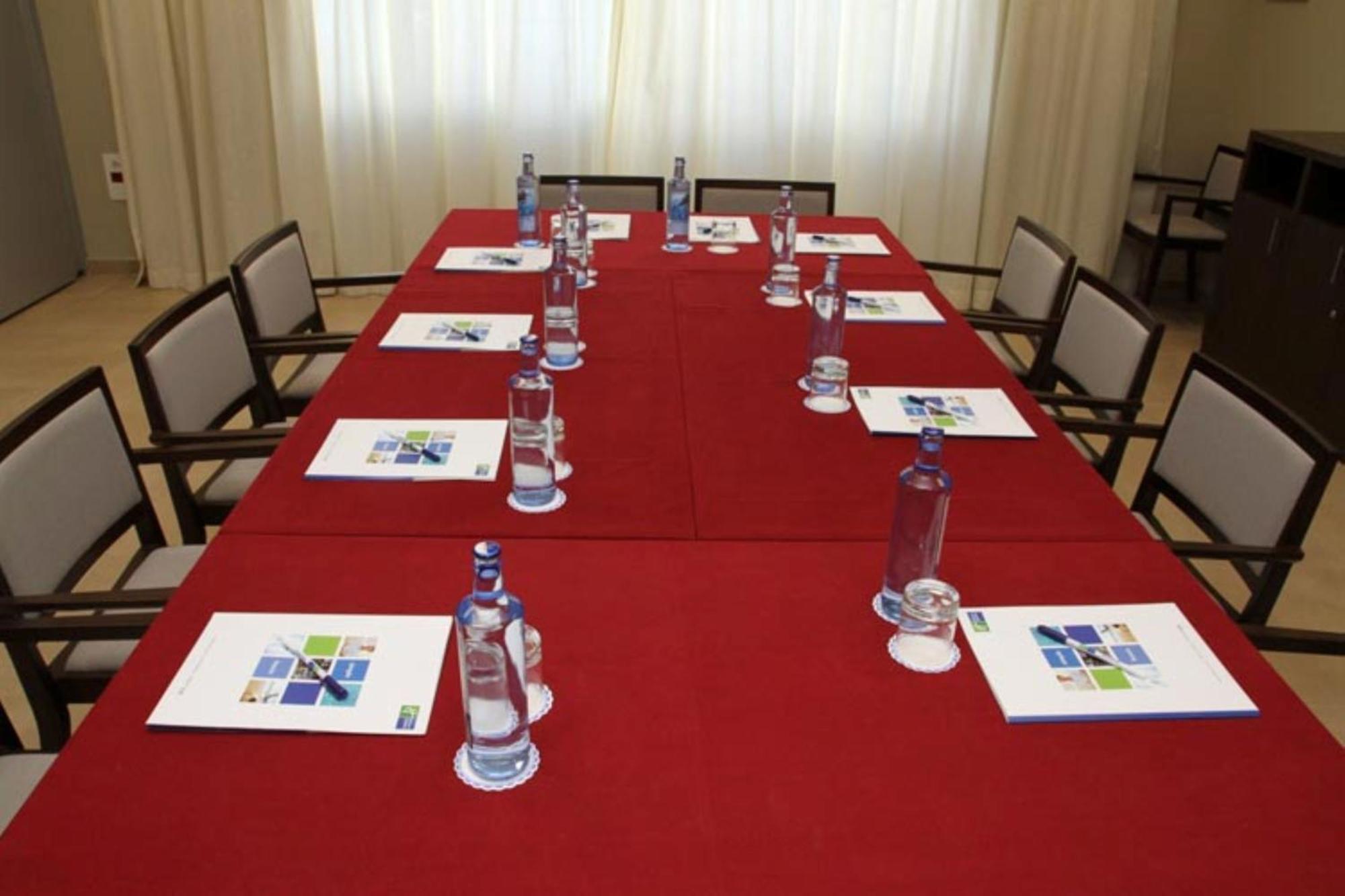 Holiday Inn Express Campo De Gibraltar-Barrios By Ihg Los Barrios Ngoại thất bức ảnh