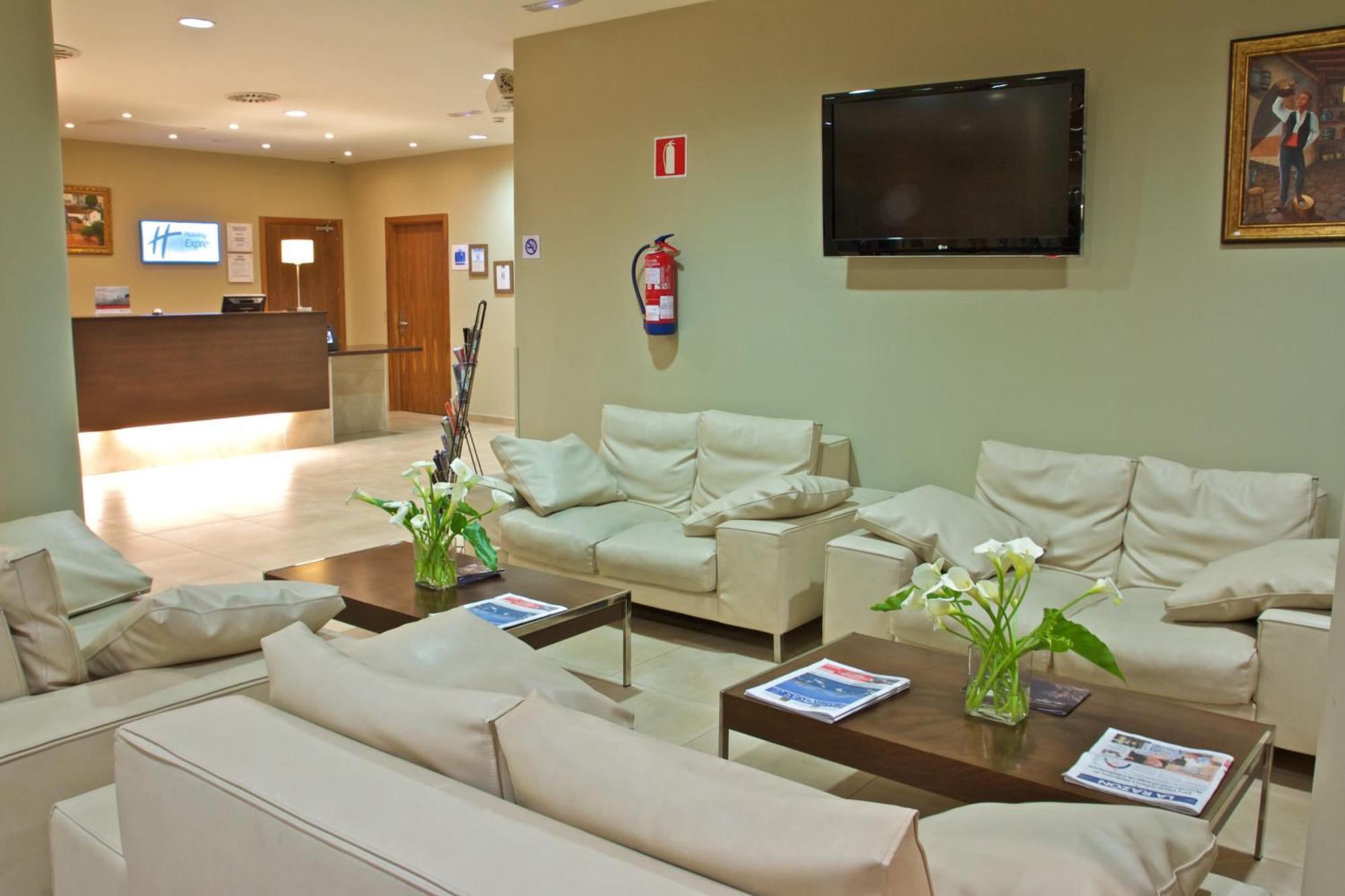 Holiday Inn Express Campo De Gibraltar-Barrios By Ihg Los Barrios Ngoại thất bức ảnh