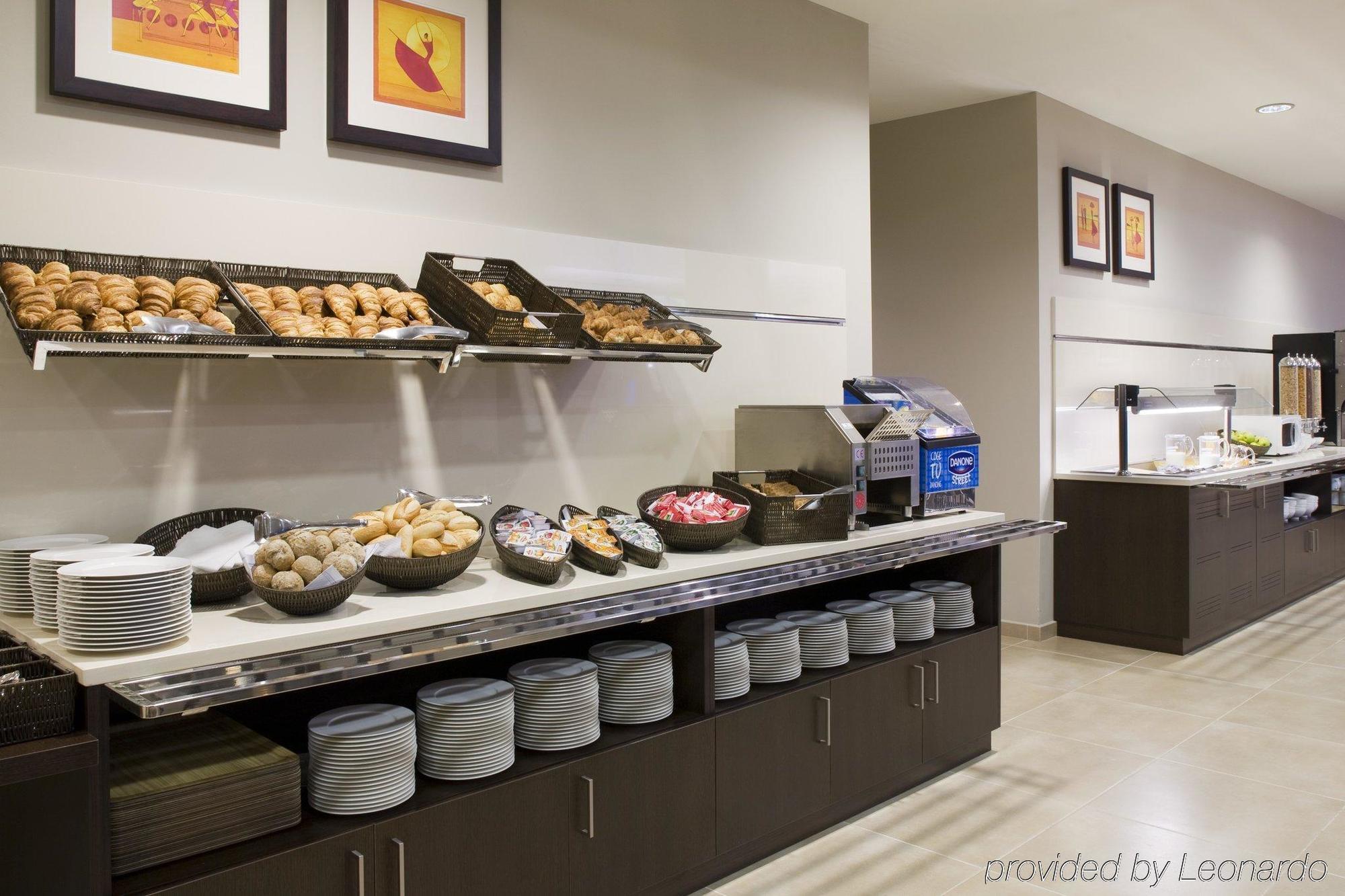Holiday Inn Express Campo De Gibraltar-Barrios By Ihg Los Barrios Nhà hàng bức ảnh