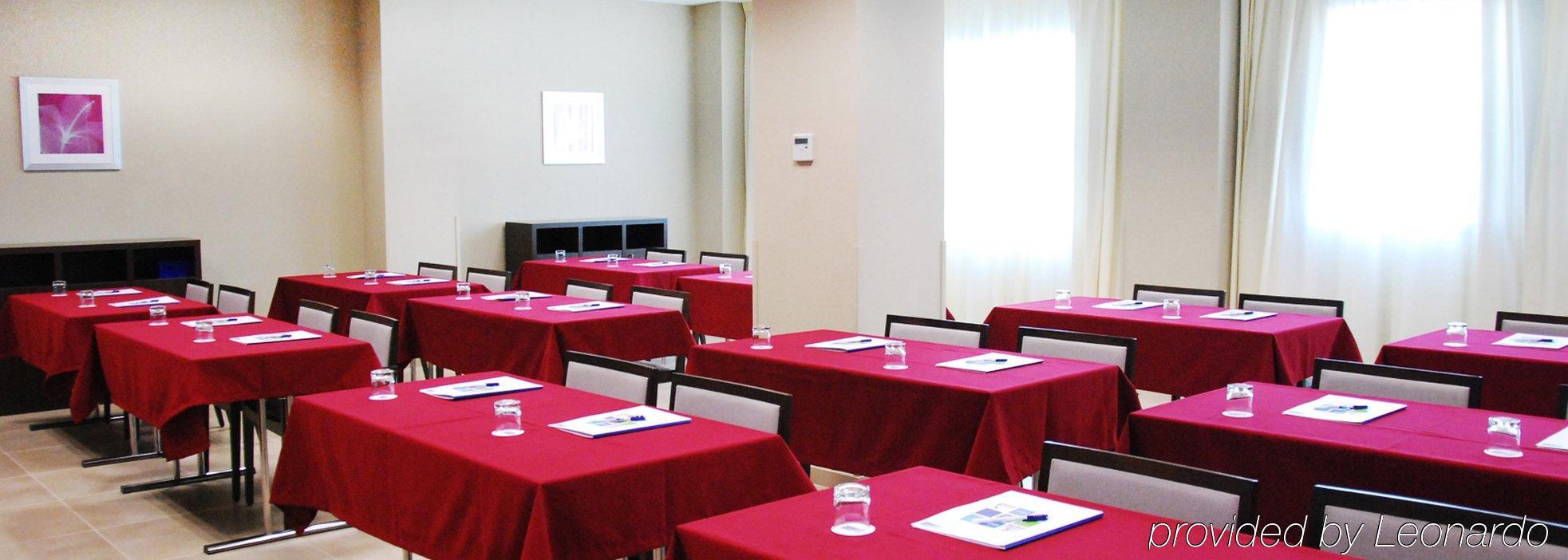 Holiday Inn Express Campo De Gibraltar-Barrios By Ihg Los Barrios Ngoại thất bức ảnh
