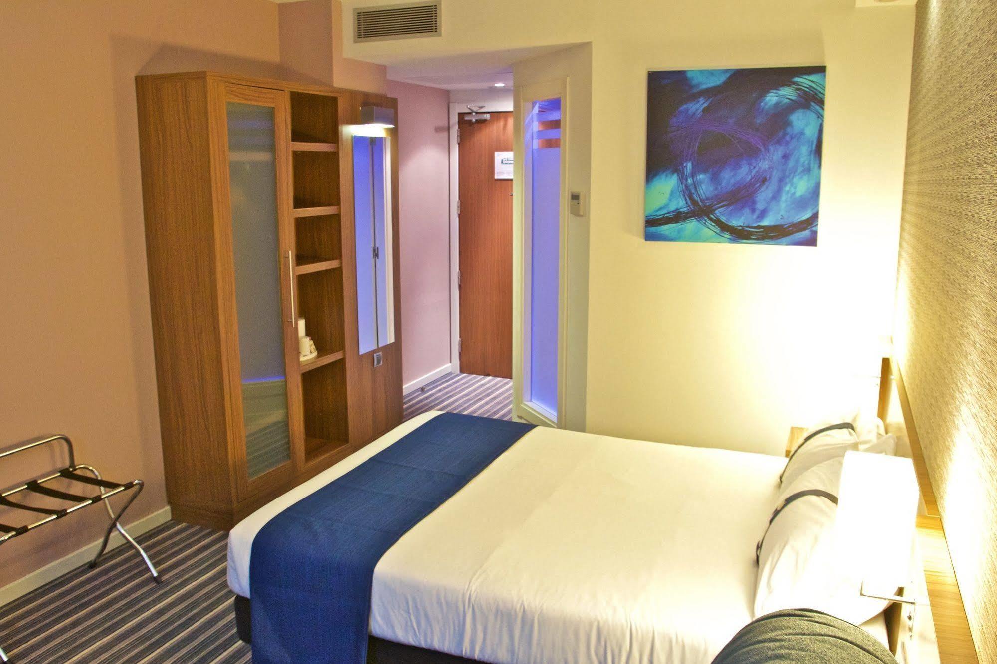 Holiday Inn Express Campo De Gibraltar-Barrios By Ihg Los Barrios Ngoại thất bức ảnh