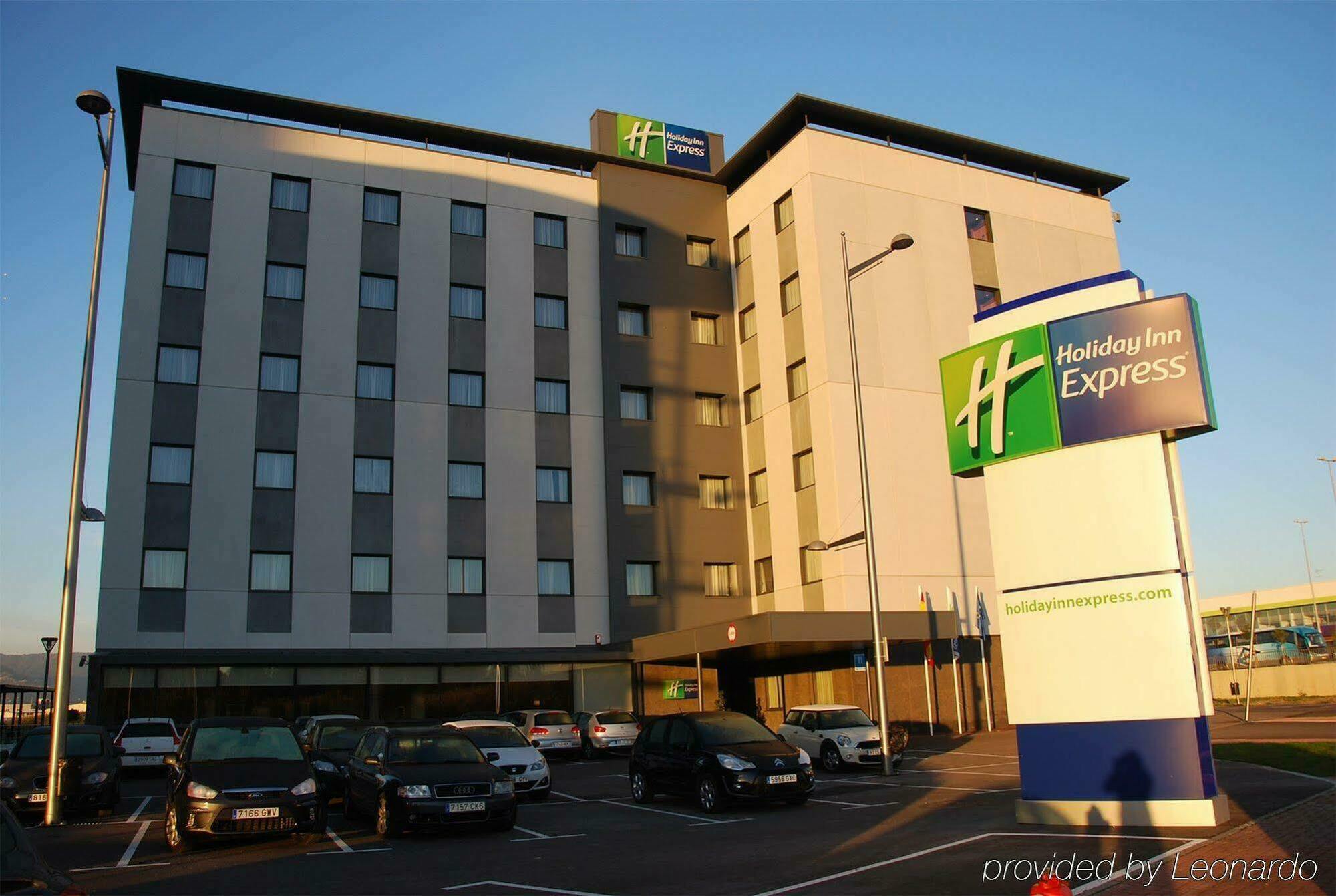 Holiday Inn Express Campo De Gibraltar-Barrios By Ihg Los Barrios Ngoại thất bức ảnh